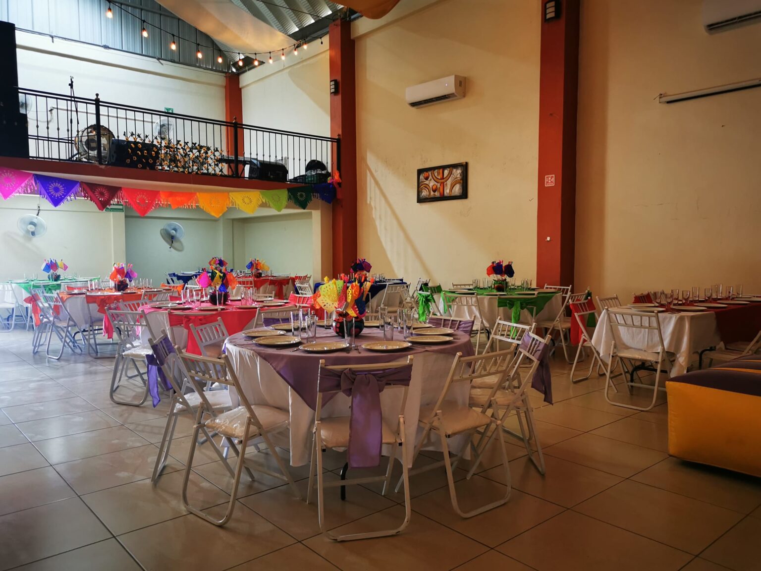 Salón de eventos con servicio climatizado