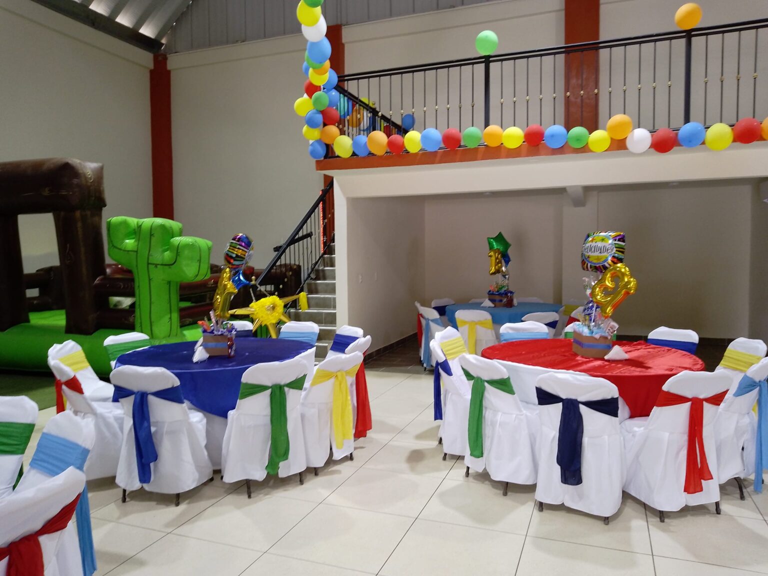 Tapancos de salón de eventos