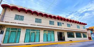 Fachada del Hotel Juchitán Inn, excelente ubicación en Juchitán para hospedarte cerca del Salón Arboledas