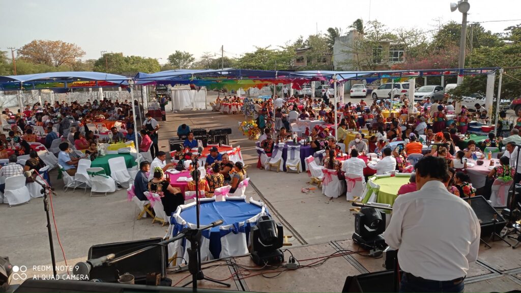 Fiesta popular en Juchitán animada por Los Wilmars Incontenibles